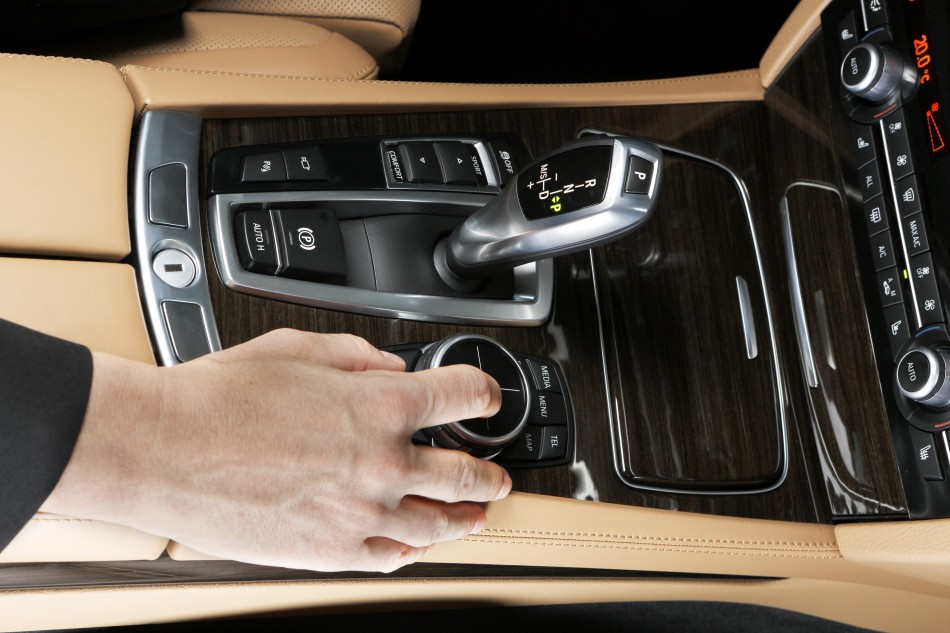 012-2012-connecteddrive