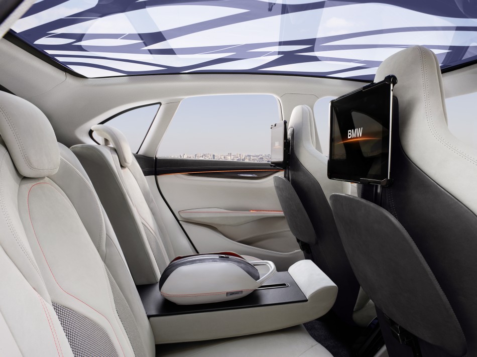 016-BMW-Concept-Active-Tourer