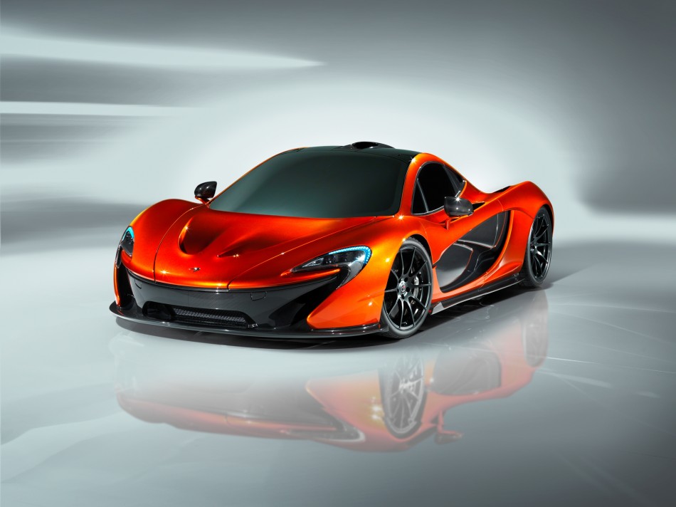 01_McLarenP1_Paris2012_MRes
