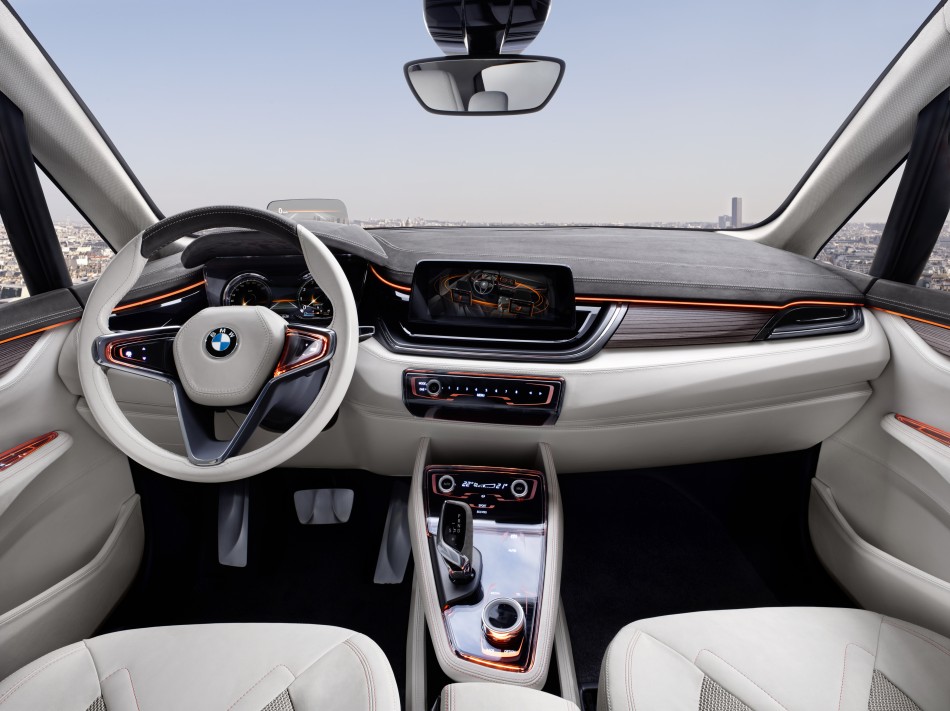 025-BMW-Concept-Active-Tourer