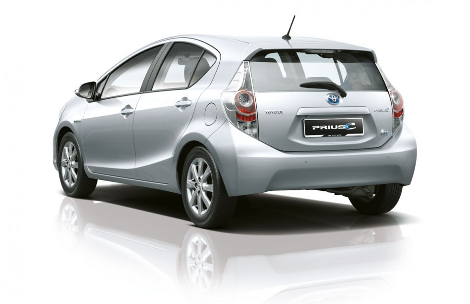 03-PRIUS-c-Exteriorb