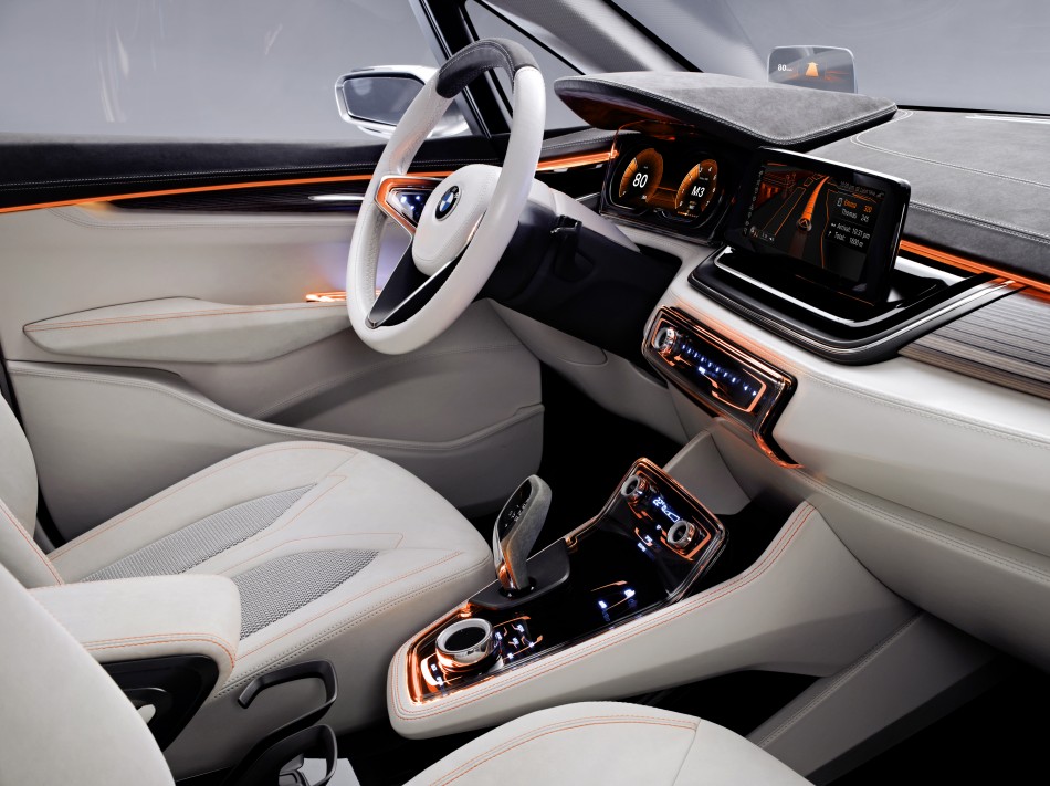 030-BMW-Concept-Active-Tourer