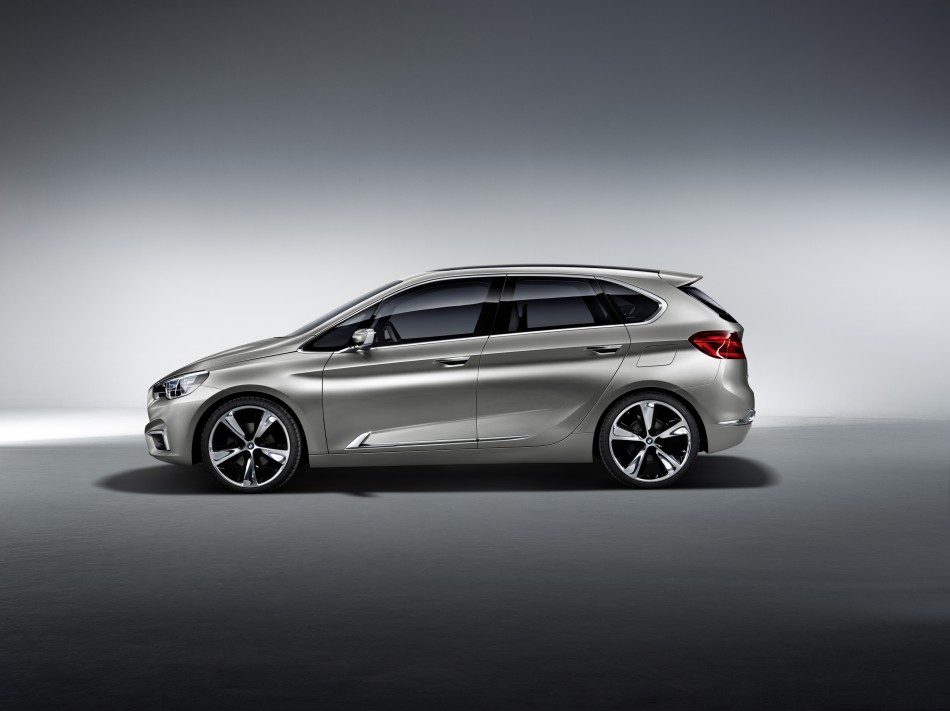036-BMW-Concept-Active-Tourer