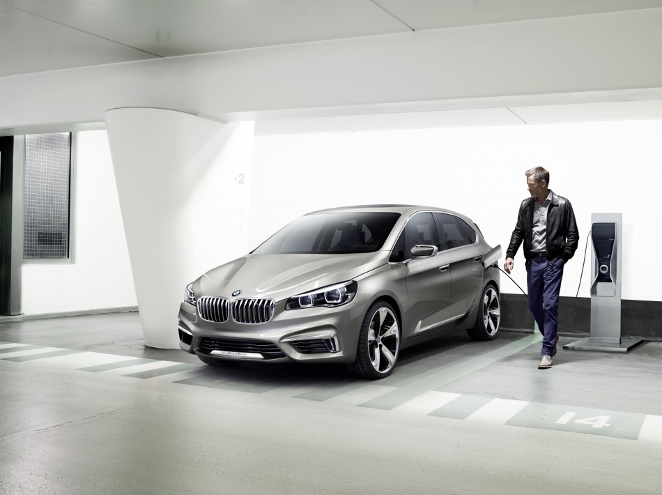 038-BMW-Concept-Active-Tourer