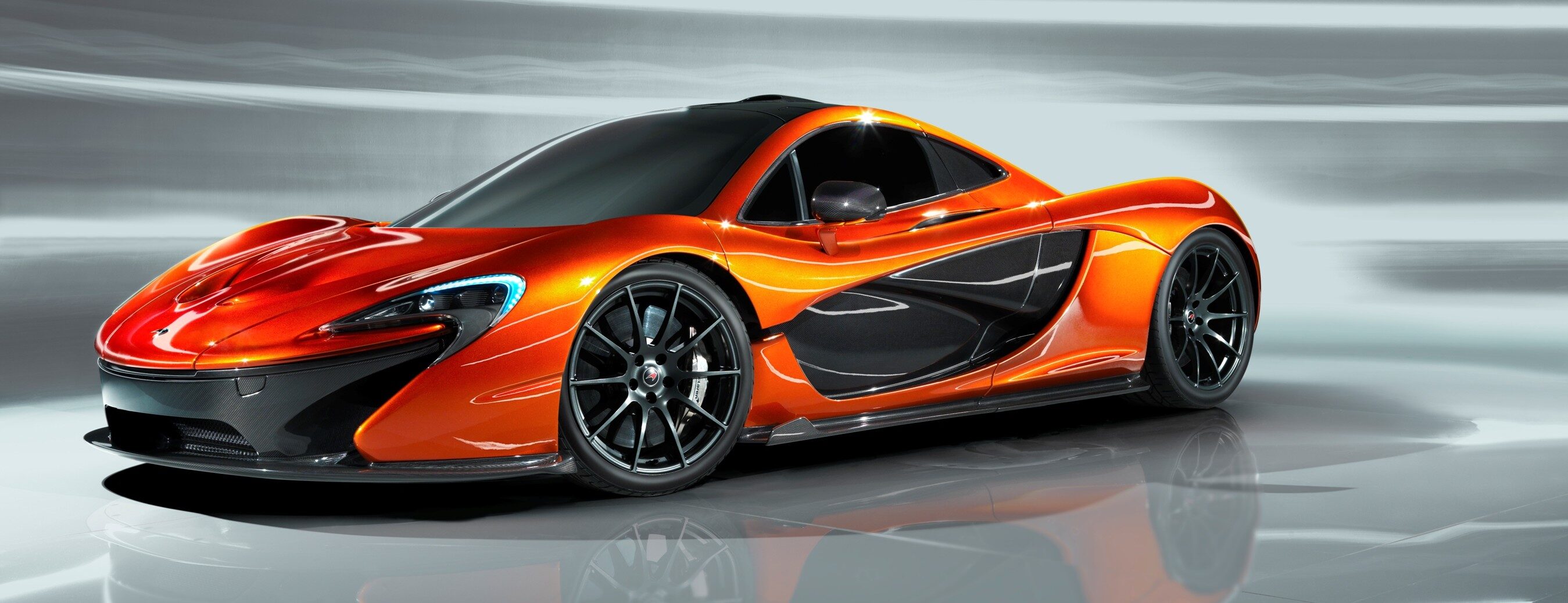 04_McLarenP1_Paris2012_MRes