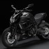 14-13_Diavel_Carbon