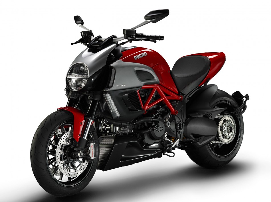 2-01_Diavel