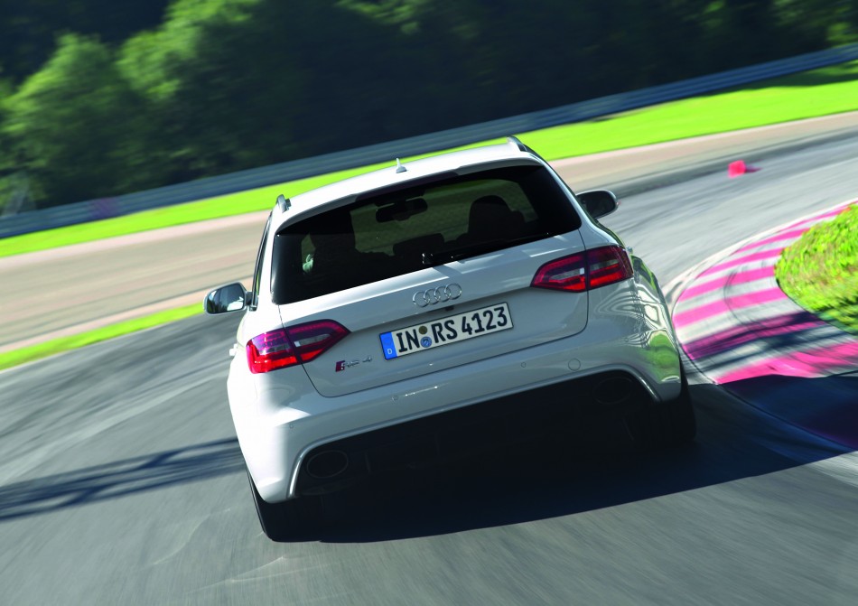 Audi RS 4 Avant/Fahraufnahme