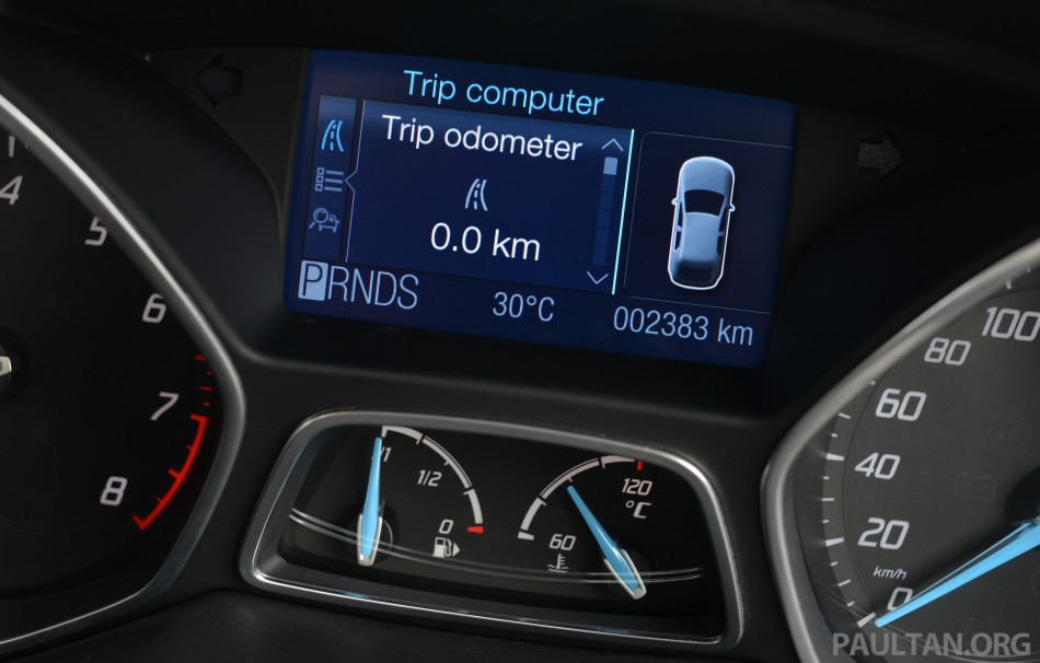 2012-ford-focus-krabi-163