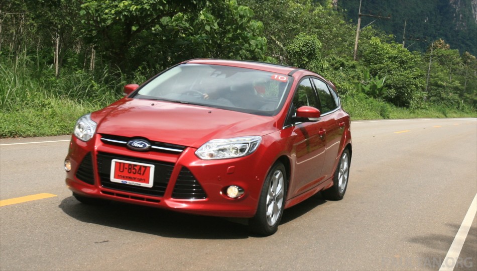 2012-ford-focus-krabi-2-3 (1)