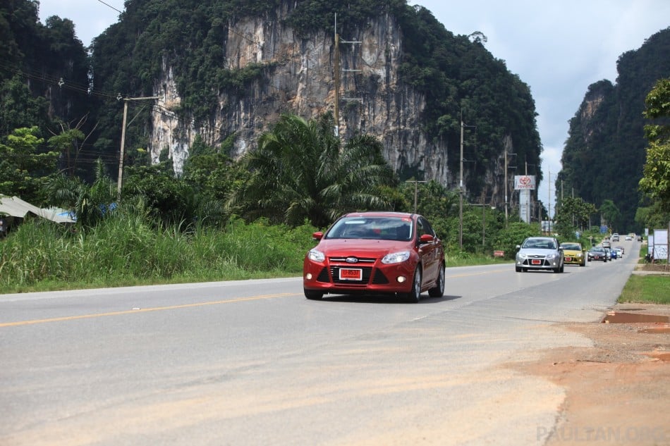 2012-ford-focus-krabi-2-4 (2)