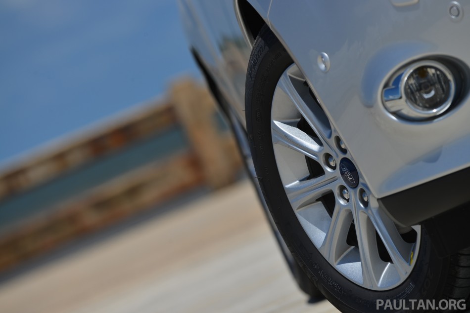 2012-ford-focus-krabi-56
