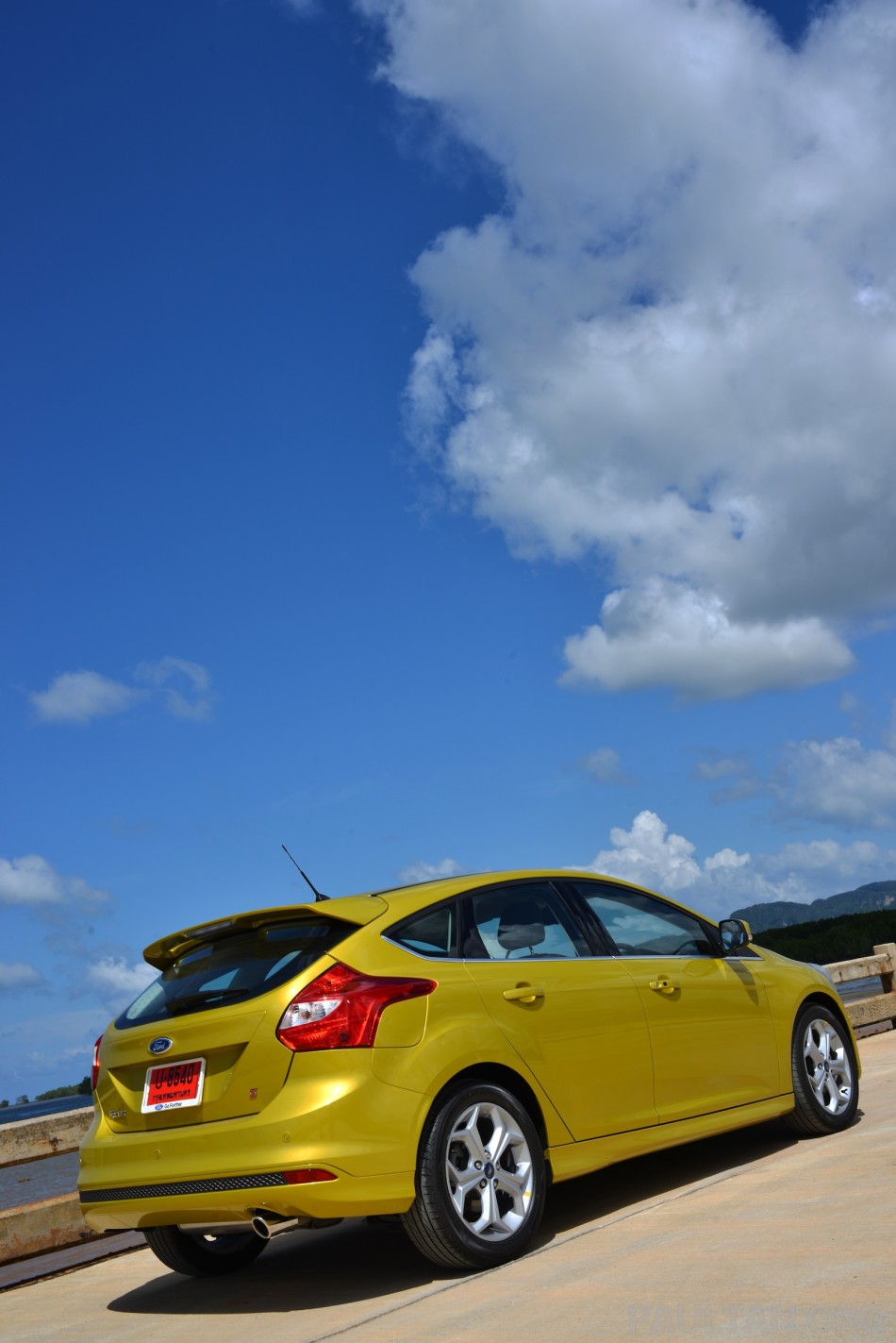 2012-ford-focus-krabi-9