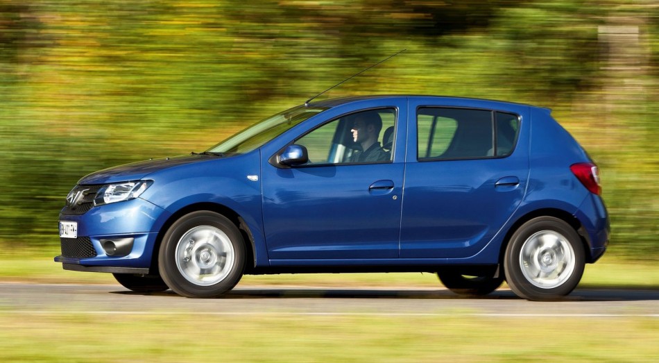 2013 Dacia Sandero-03