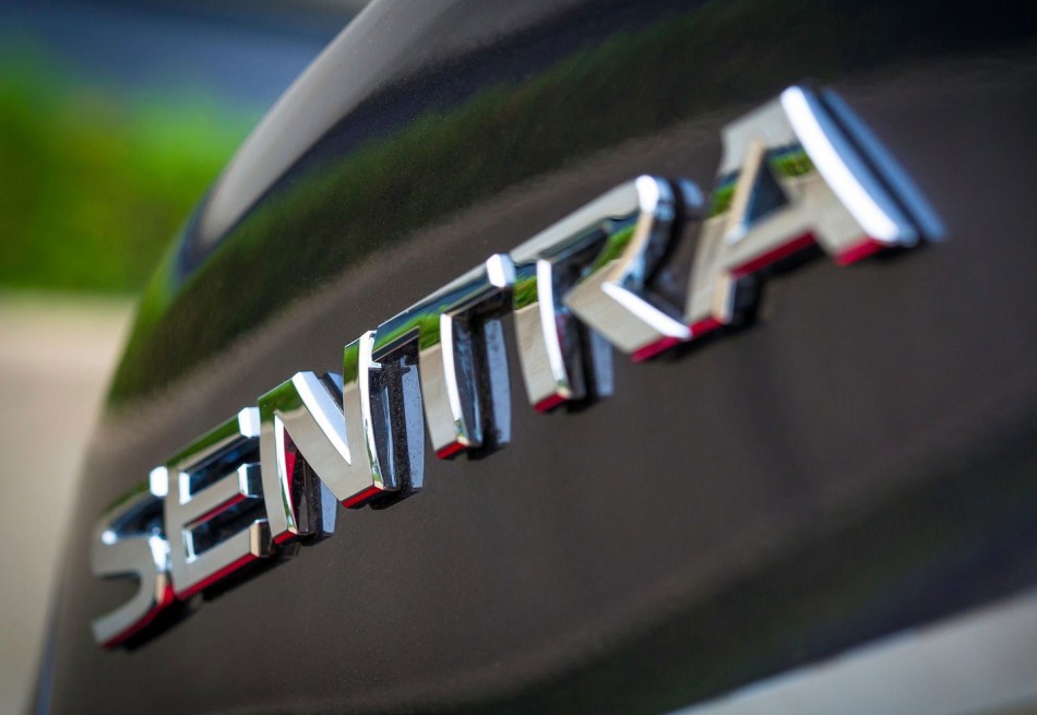 2013 US Sentra-12