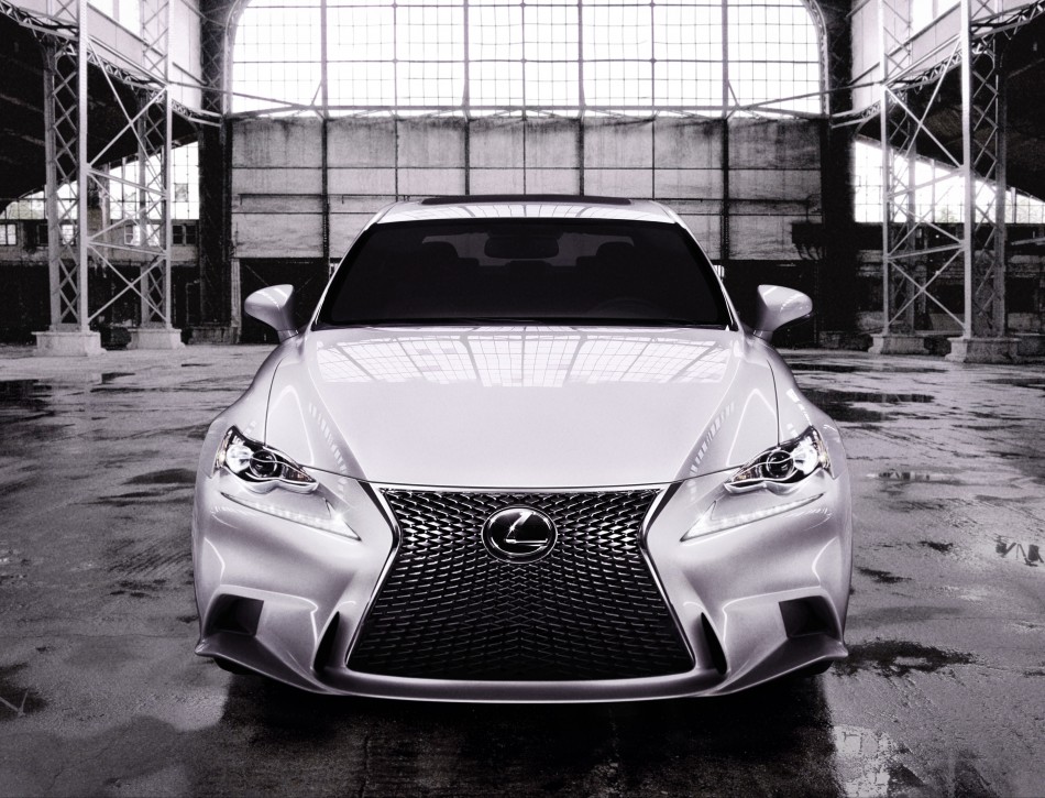 2013-lexus-is0017