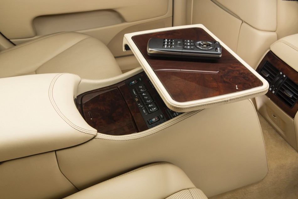 2013-lexus-ls460-04
