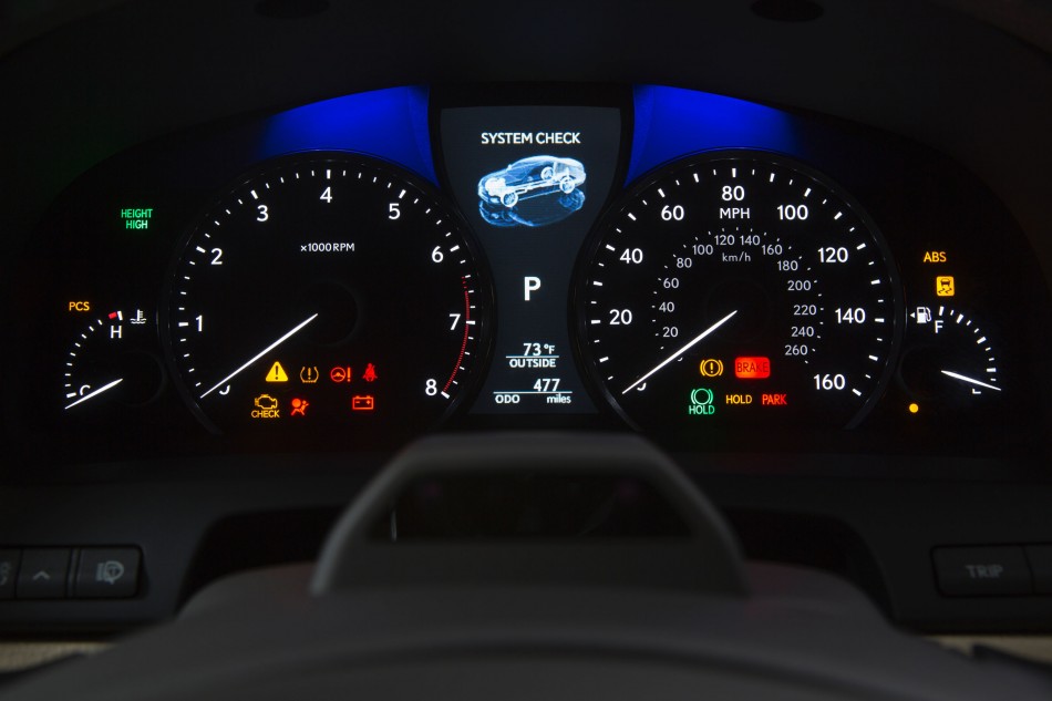 2013-lexus-ls460-14