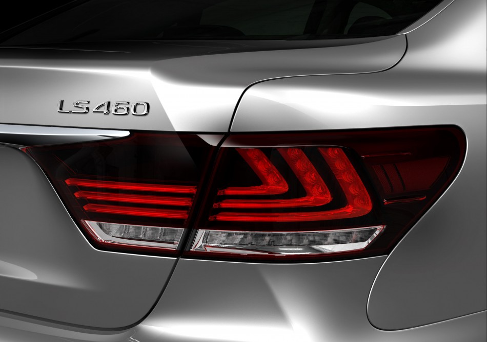 2013-lexus-ls460-22