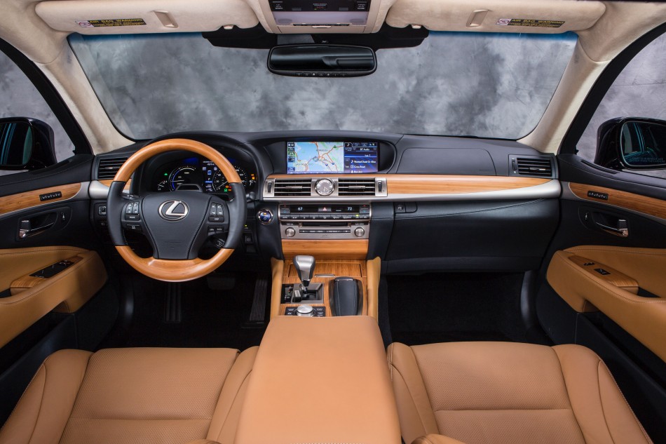 2013-lexus-ls600h-07