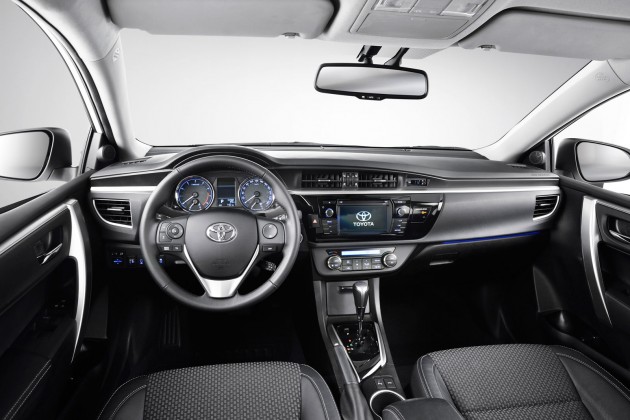 COROLLA_INT_01_DPL_2013