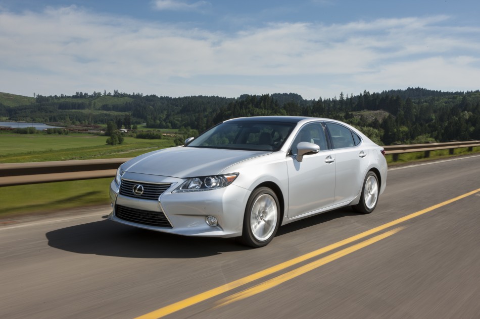2013_Lexus_ES_350_012