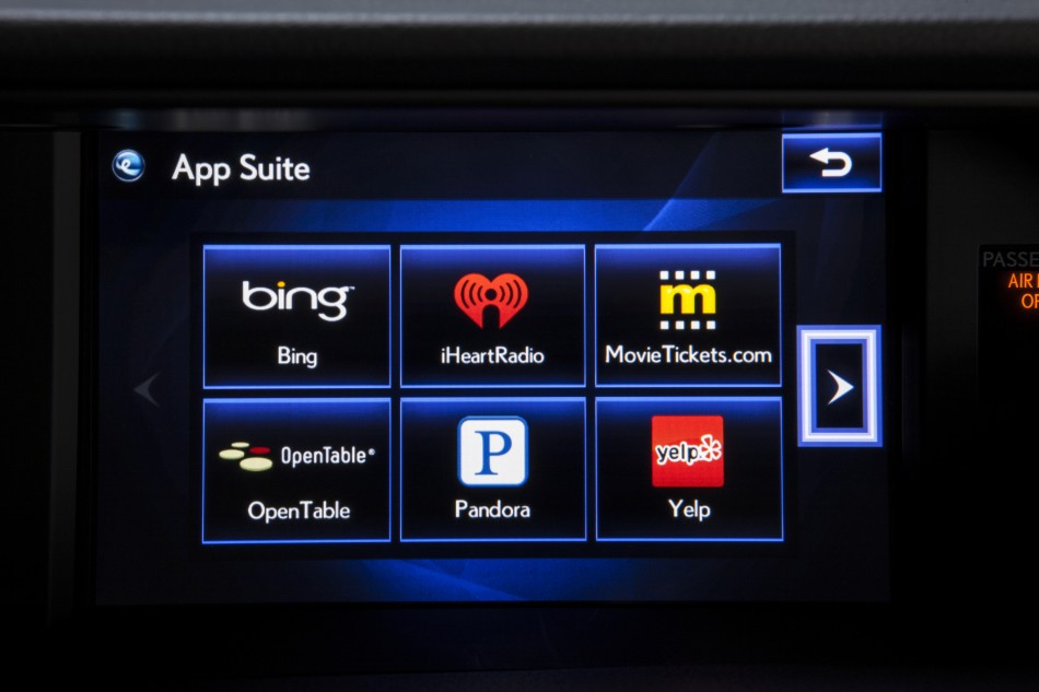 2013_Lexus_ES_350_27