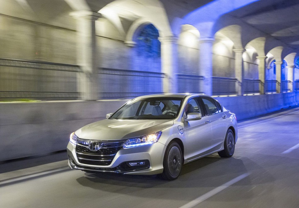 2014 Accord PHEV-04
