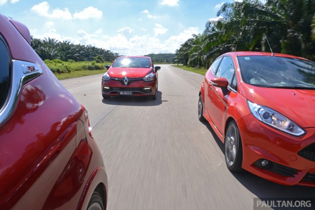 Ford_Fiesta_ST_vs_Peugeot_208_GTI_vs_Renault_Clio_RS_ 028