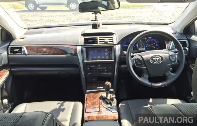 2015 Toyota Camry 2.0 CKD 13
