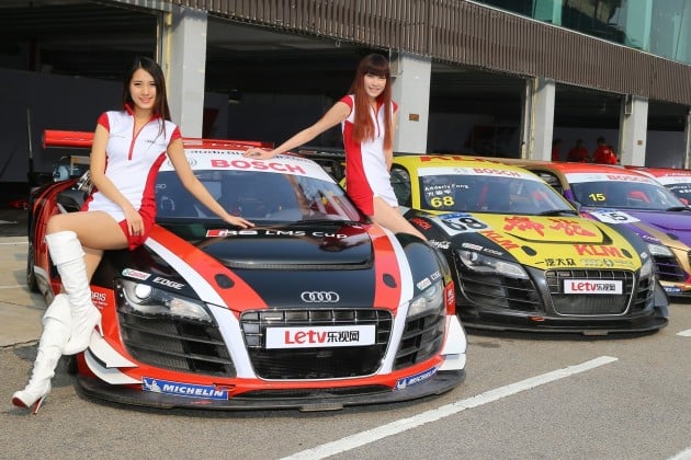 audi_r8_lms_cup_grid_girls1