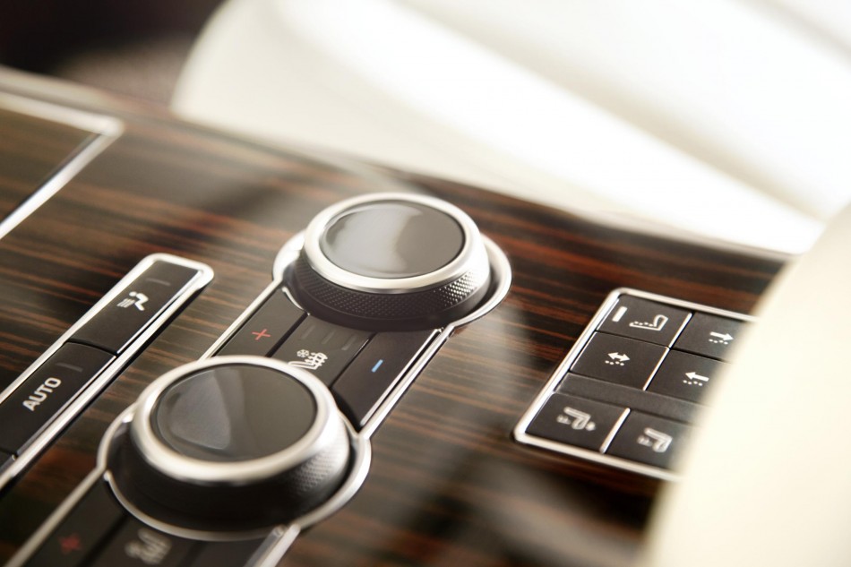 594196_LR_Range_Rover_Detail_05