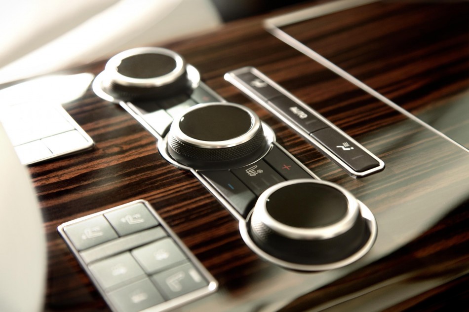 594208_LR_Range_Rover_Detail_11