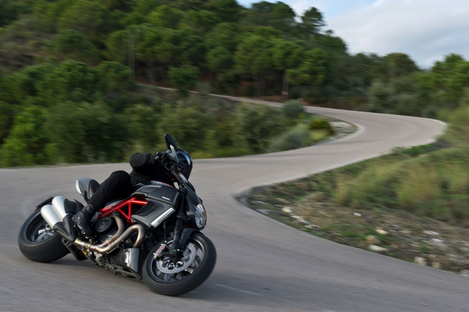 60-59_Diavel_Carbon