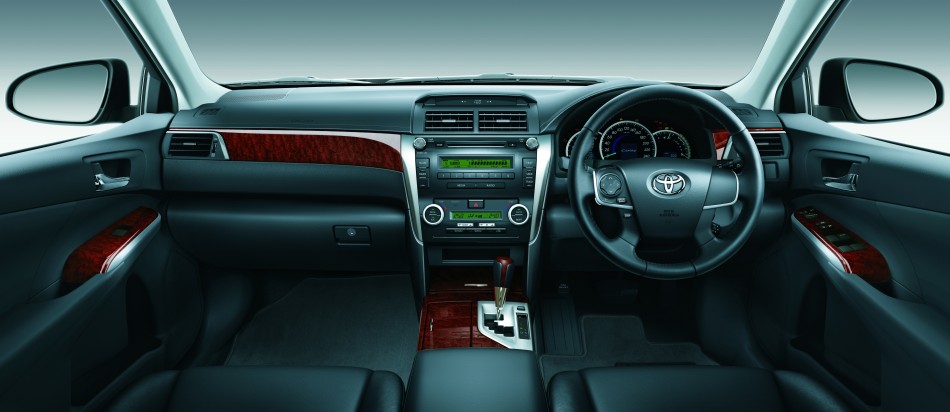 Camry 2.0G Black Combination Leather Interior