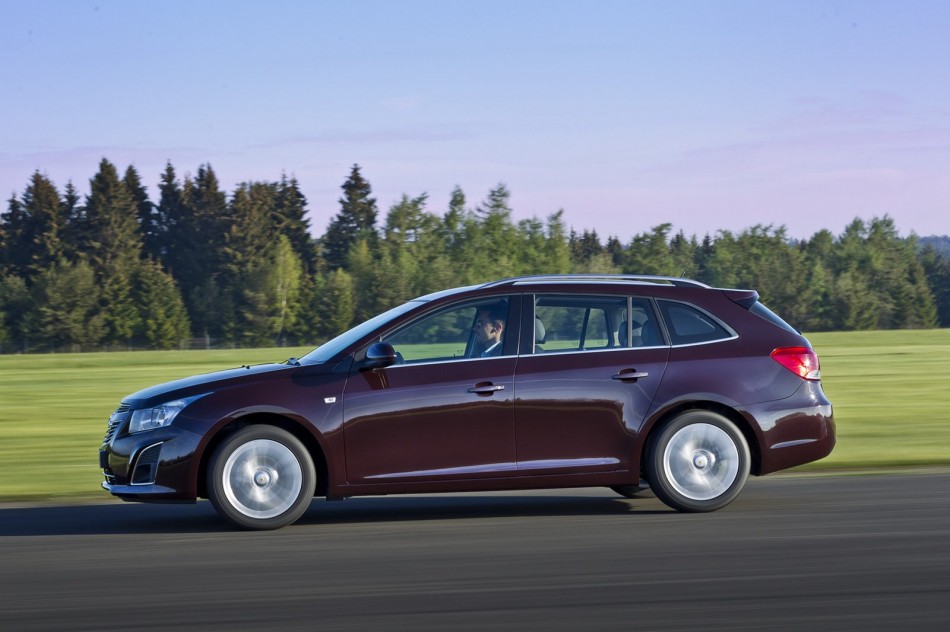 Cruze Wagon-07