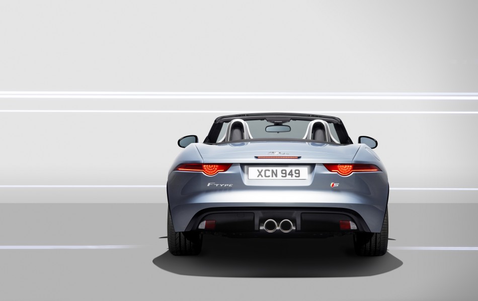 F-TYPE_STUDIO_V6_2