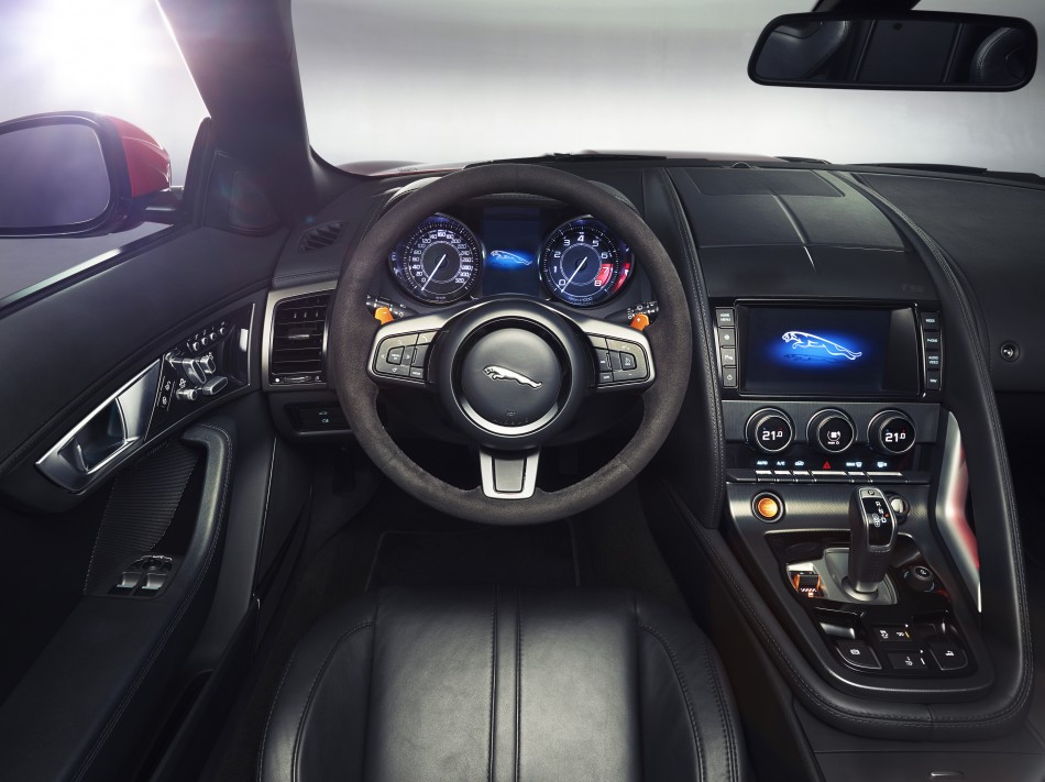 F-TYPE_STUDIO_V8_7