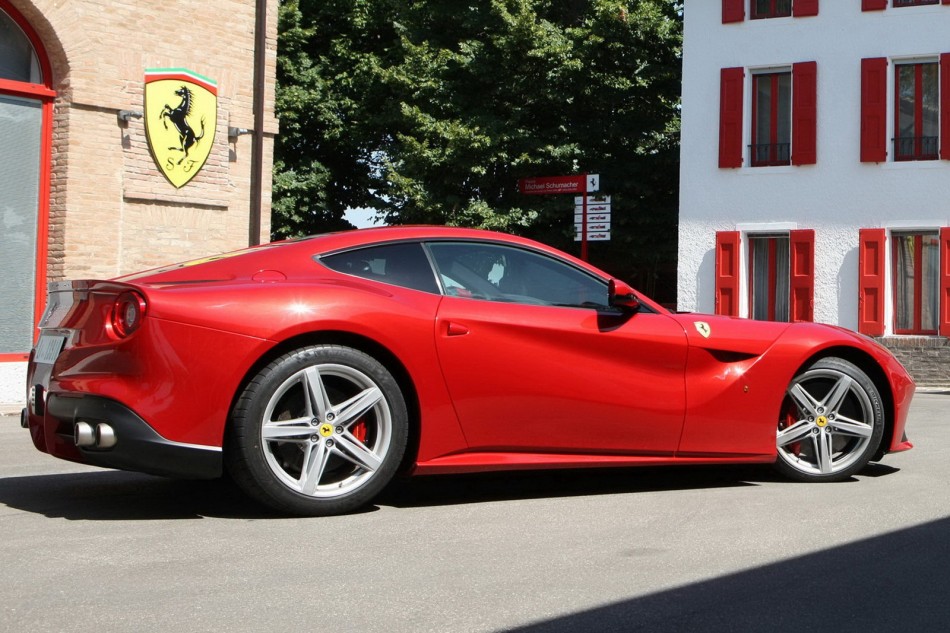F12 berlinetta-06