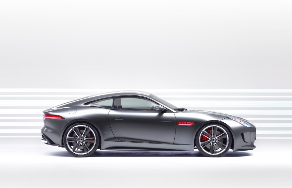 JAGUAR_C-X16_STUDIO_02