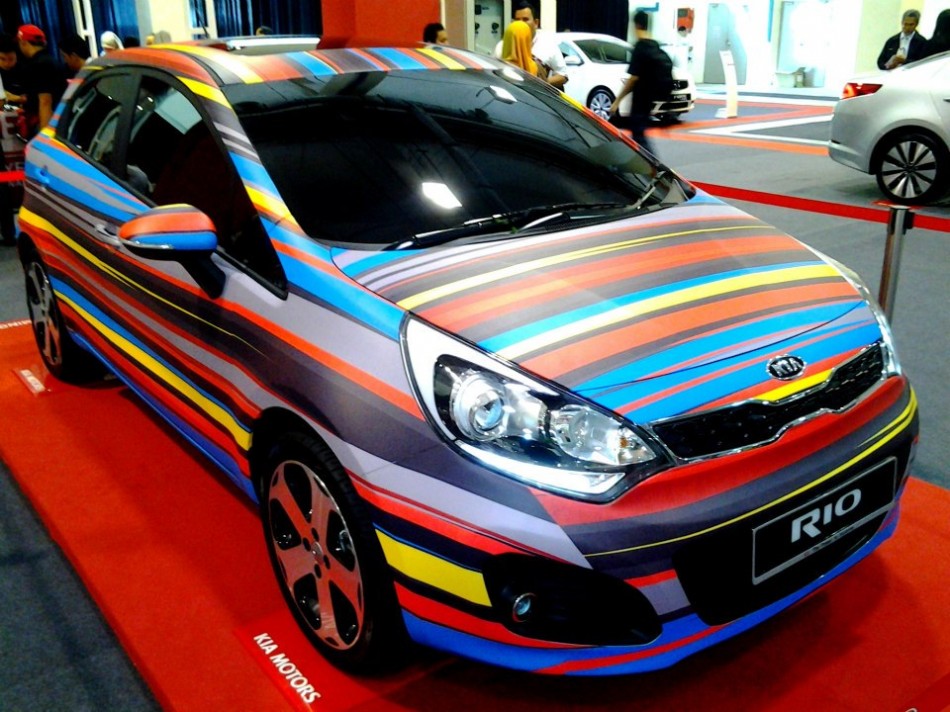 Kia Rio teased