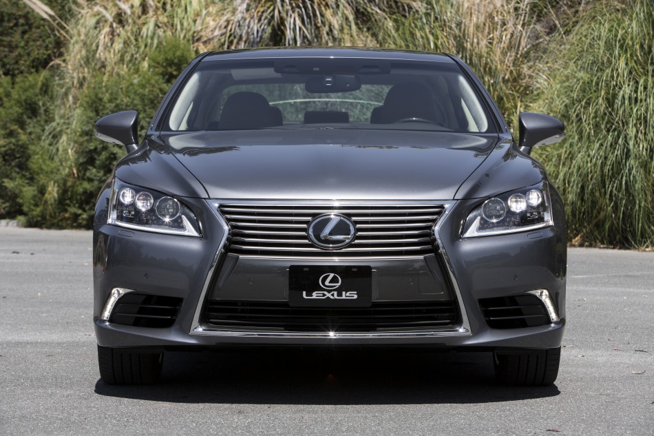 Lexus LS460 Press-6