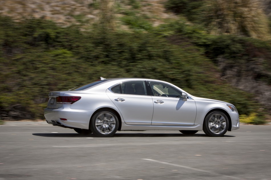 Lexus LS460 Press-64