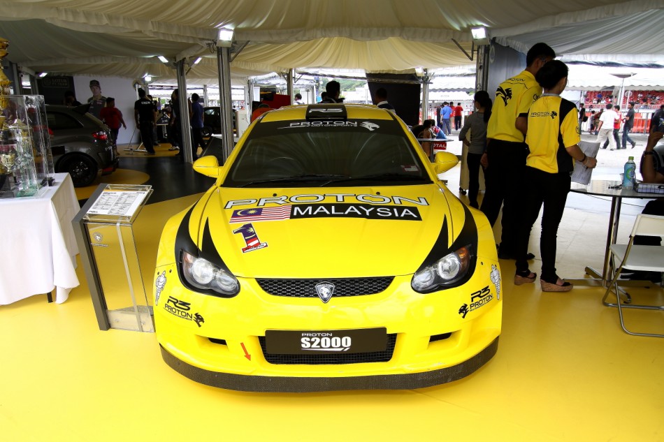 LotusR323