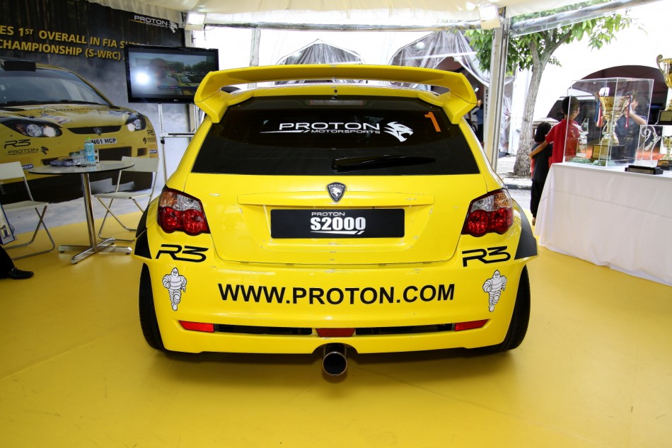 LotusR324