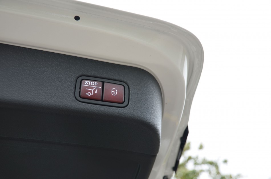 M-Class-Details-Int-9