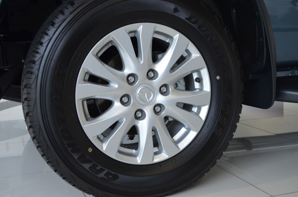 Mazda BT-50-06