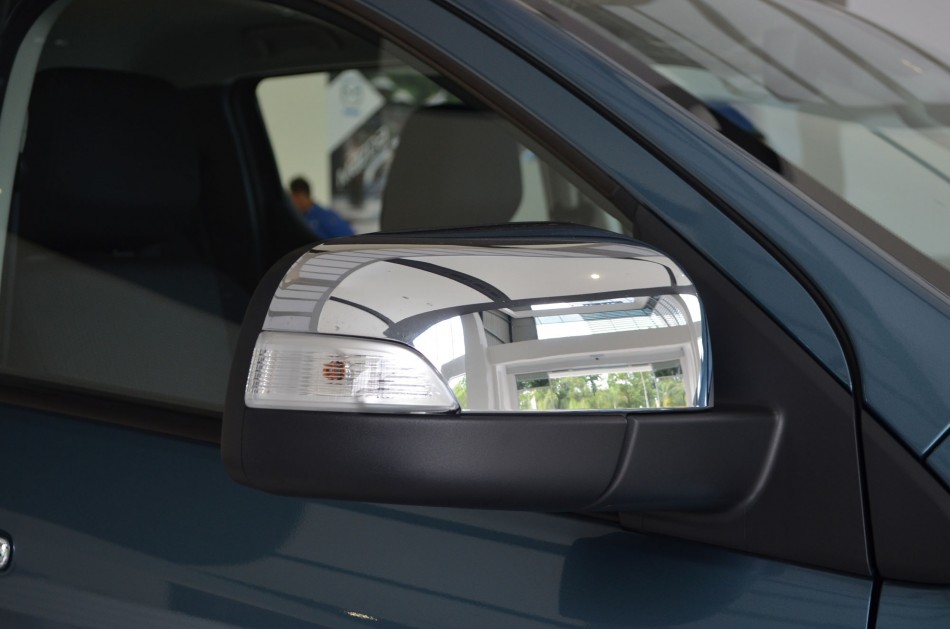 Mazda BT-50-13