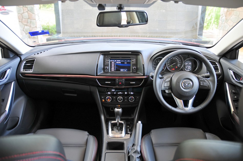 Mazda6_interior_4