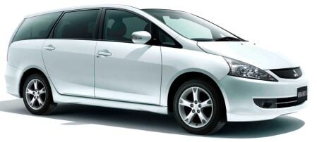 Mitsubishi_Grandis_Facelift_1